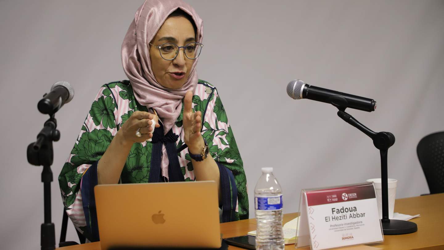 Especialista imparte conferencia sobre epistemologías del Sur e investigación